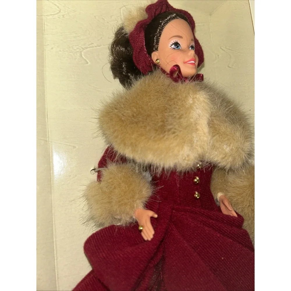 Mattel Victorian Elegance Barbie Vintage 1994 Collector's Holiday Skating NIB - Picture 4 of 11